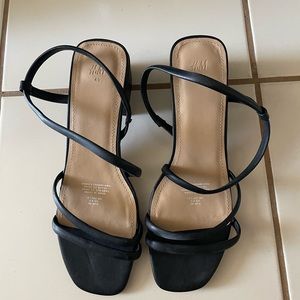 H&M Black Strappy Heel